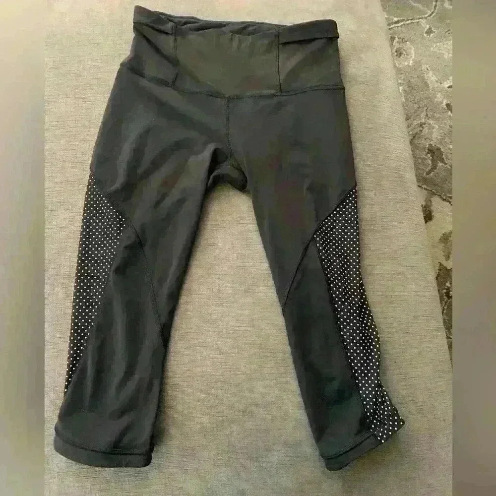 Lululemon Cropped leggings.